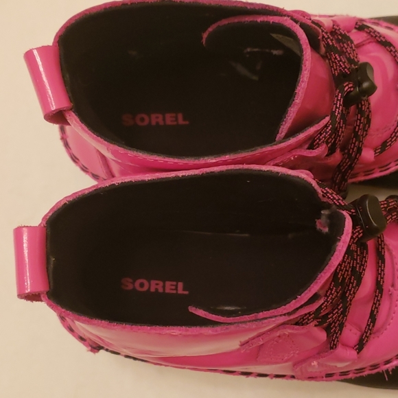Sorel Out n About Pink Patent Ankle Boots size 5 - Picture 4 of 8